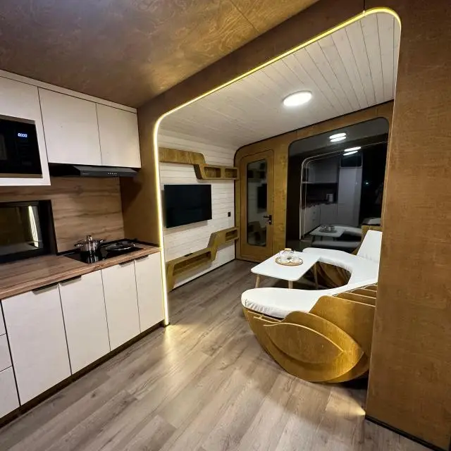 Real photos of Yabloko auto-glamping