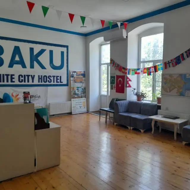 Реальные фото White City Hostel (Вайт Сити)