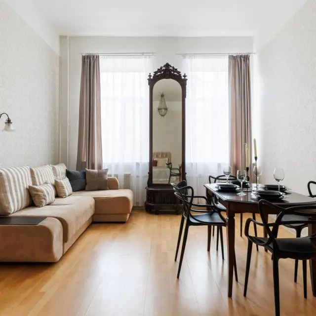 Real photos of DeRent Apartments on Bolshaya Konyushennaya street 13