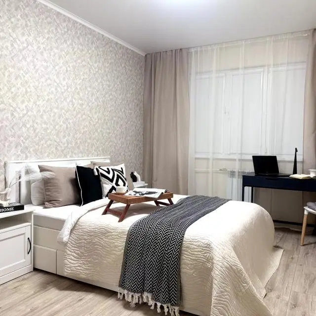 Real photos of The current on Prospekt Pobedy street 157/1