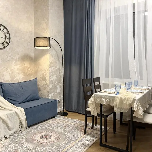 Реальные фото В самом центре на ул. Вайнера, окна на Гринвич, своя закрытая парковка