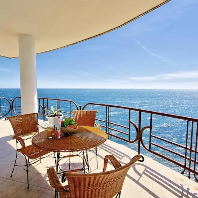 Реальные фото Yacht Club Yalta (Яхт-клуб Ялта)