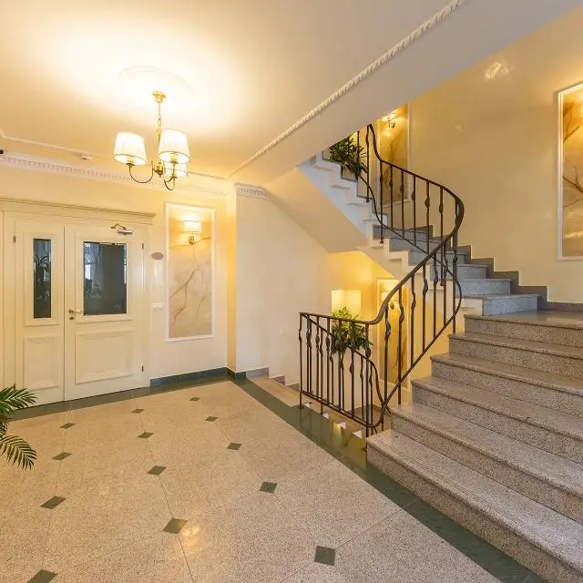 Real photos of Dvor Podznoeva (Building Business)