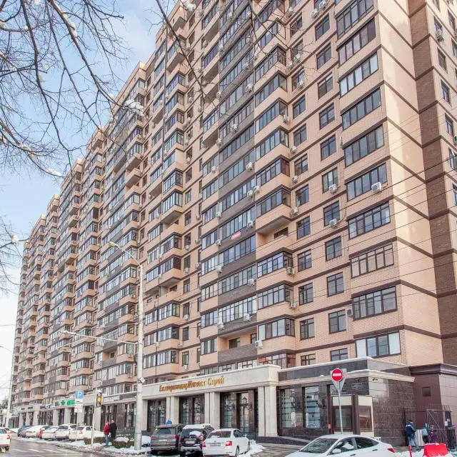 Real photos of NIKiTA apartments on Neftyanikov Highway 22 building 1