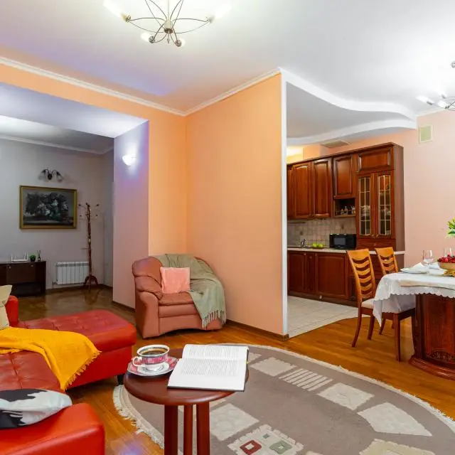 Real photos of LetoApart on Gubernskogo street 22