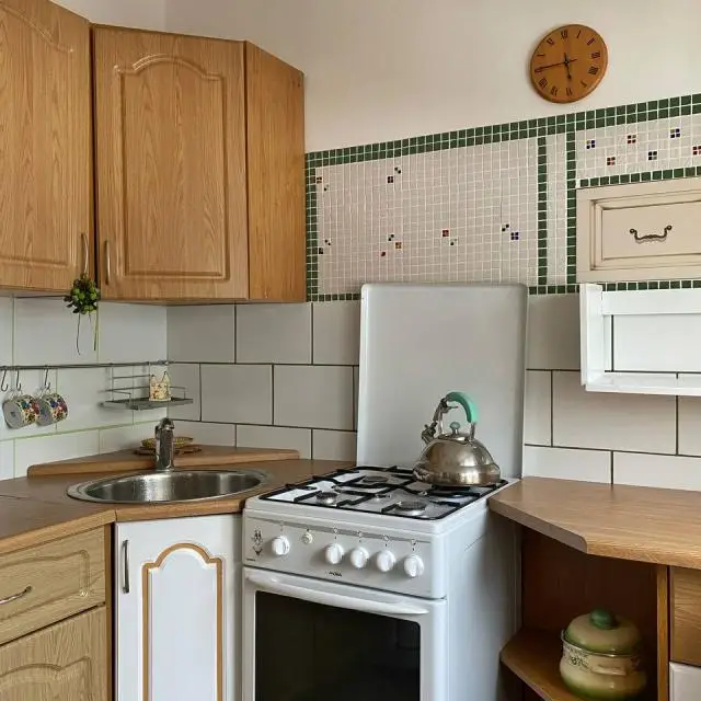 Real photos of K & K Apartments on Revolution Street 26