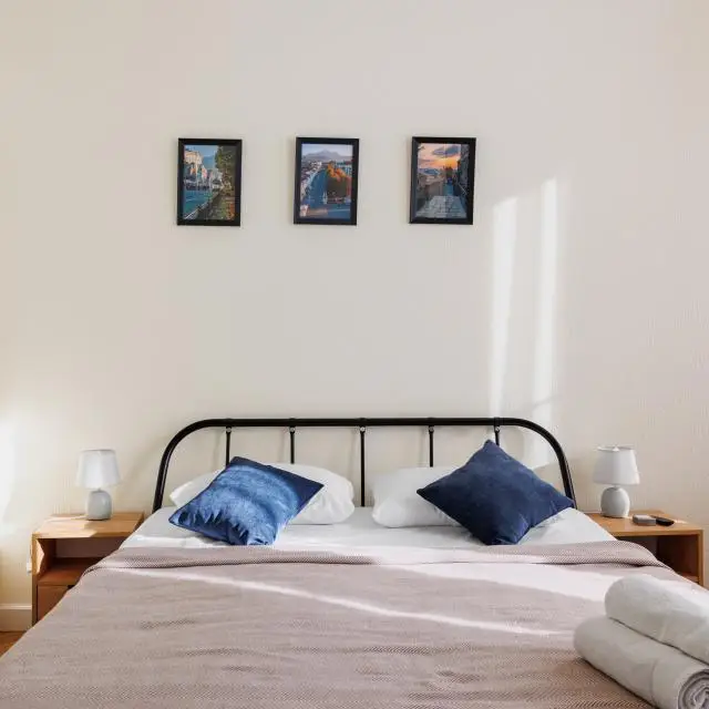 Real photos of Aura on Markus Street 27
