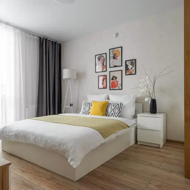 Real photos of One-room apartment on Heroes of Donbass Avenue 12