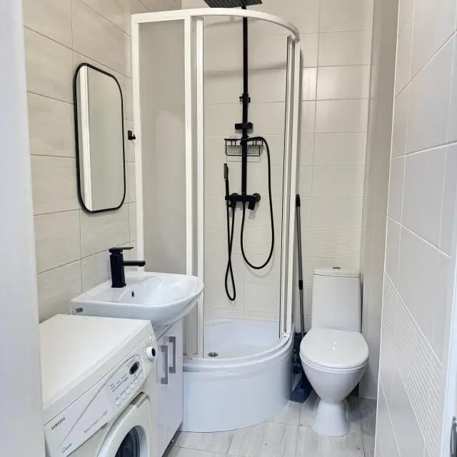 Real photos of Studio apartment on 185 Veterans Avenue!