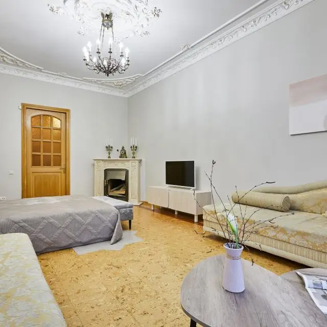 Real photos of FlatStay Nekrasova 60 | Big 3shka in a beautiful house with a history. With bay window, fireplace, high ceilings and balcony
