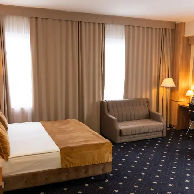 Real photos of Central City Hotel