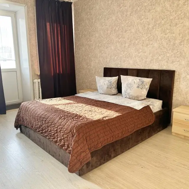 Real photos of 2-room apartment 126 Chkalova St.