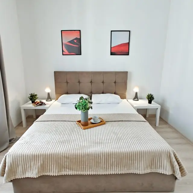 Real photos of Good House on Nachdiva Vasilyeva street 14/2