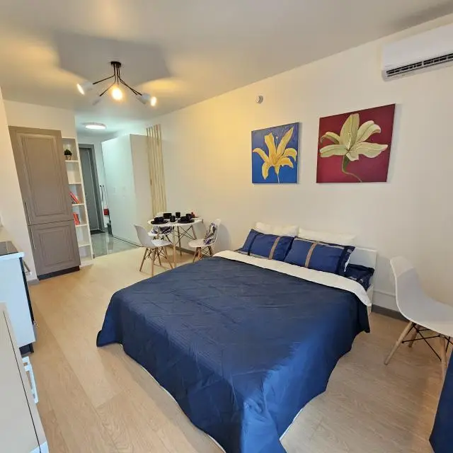 Real photos of SunSet Lily Studio
