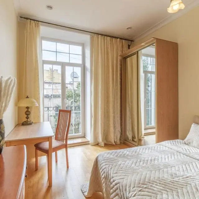 Real photos of DeRent Apartments on Karavannaya Street 3/35