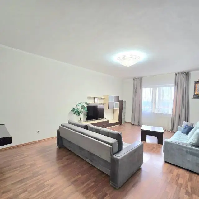 Real photos of 3-room Apartment in the city center , 3rd floor