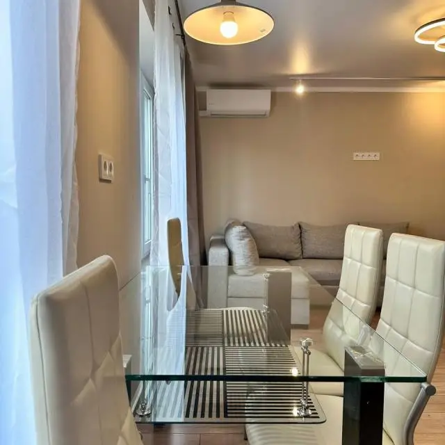 Реальные фото EasyRent (ИзиРент) на улице Дзержинского 75
