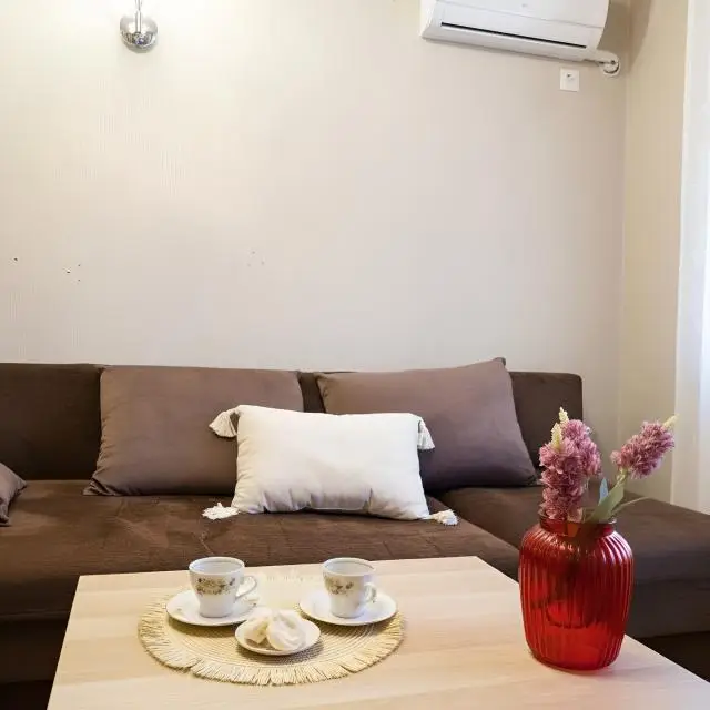 Real photos of Good Room Guru on Polikarpova street 23