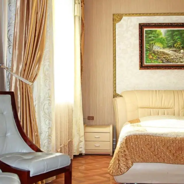 Real photos of Artem Plaza