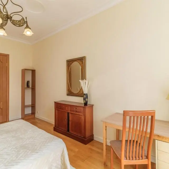 Real photos of DeRent Apartments on Karavannaya Street 3/35