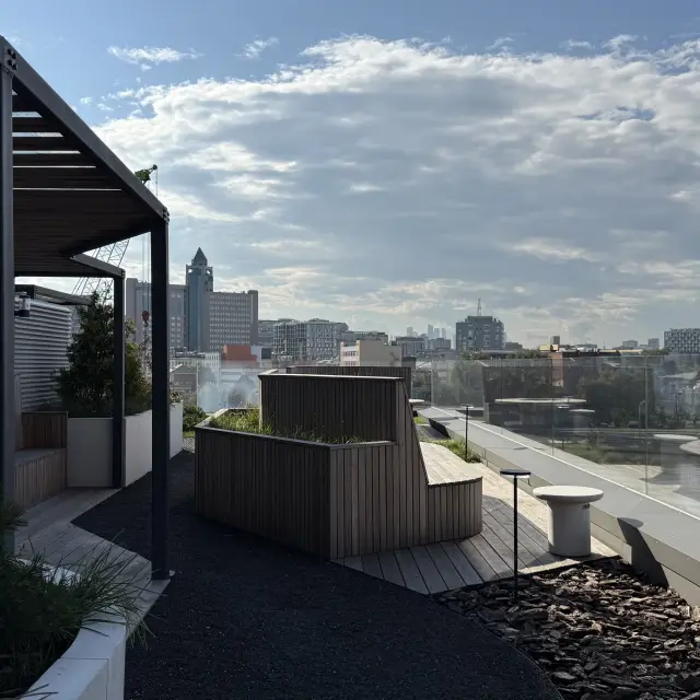 Real photos of Forst 2 on the embankment