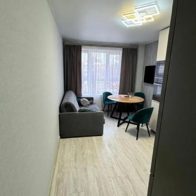 Реальные фото RentMe 24 (РентМи) на бульваре Солнечный 19