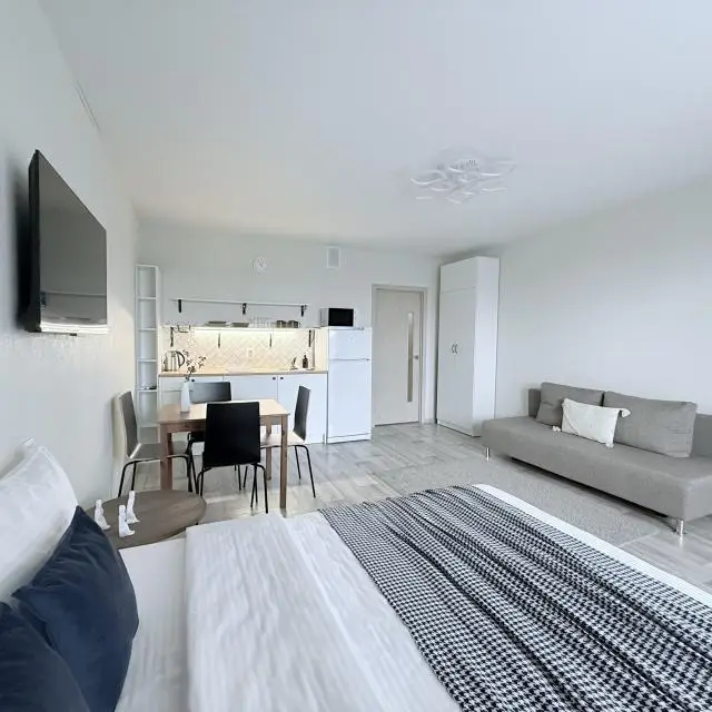 Real photos of Chelbooking apartments within walking distance from LA traktor