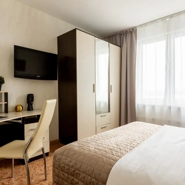 Реальные фото HomeHotel (ХоумОтель) на улице Бурнаковская 105
