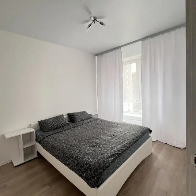 Реальные фото RentMe 24 (РентМи) на улице Александры Монаховой 87 корпус 6