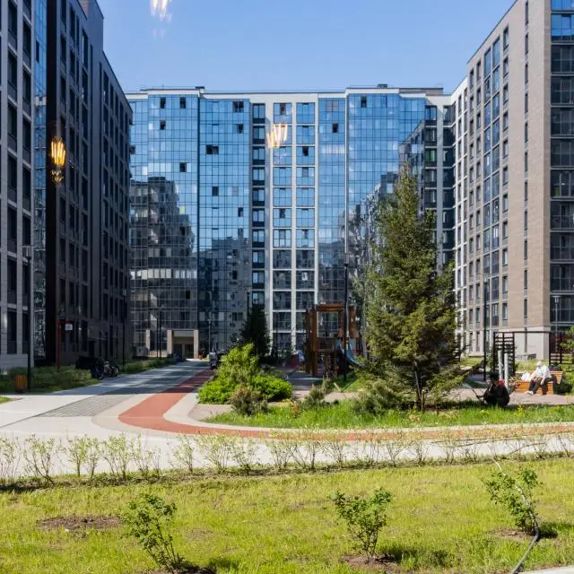 Real photos of The "Green Two-Sided" space