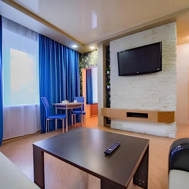 Real photos of 2-room apartment with Designer renovation in the city Center on Revolution Square.