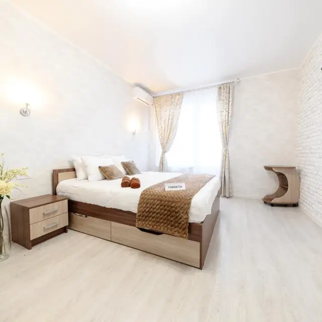 Real photos of LetoApart on 93-230 Engels Street