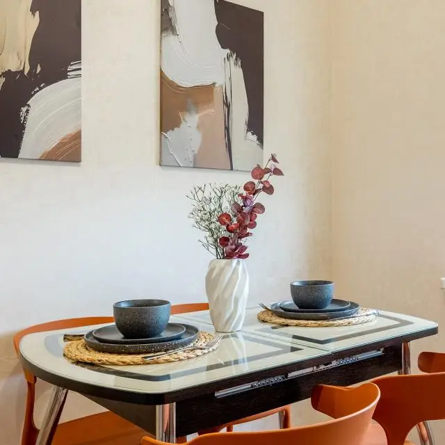 Реальные фото HomeHotel (ХоумОтель) на улице Бурнаковская 105