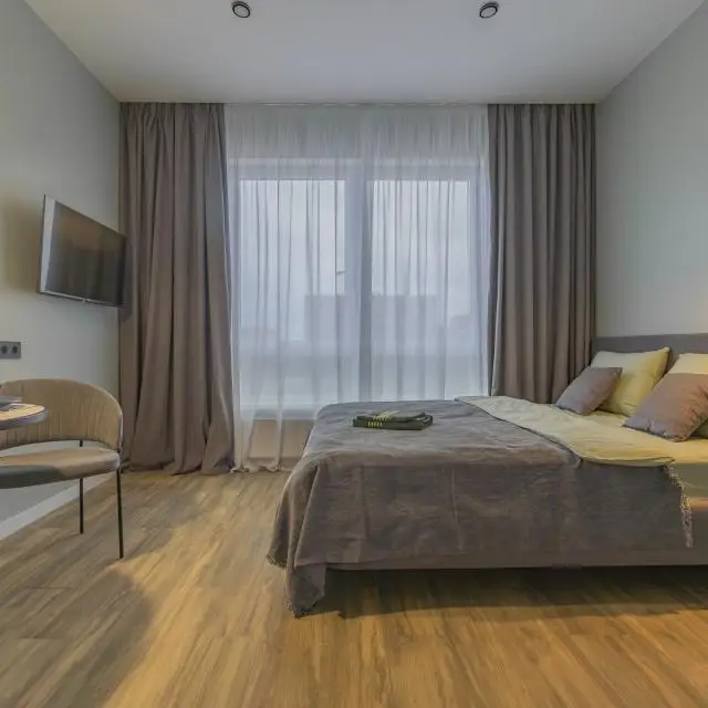 Real photos of lake view apartment from EVERE HOME