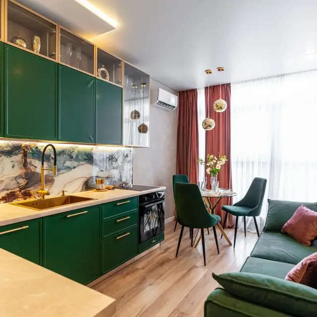 Real photos of LetoApart at 247 Dzerzhinsky Avenue