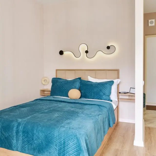 Real photos of RentPlaza on the street on March 8, 2014