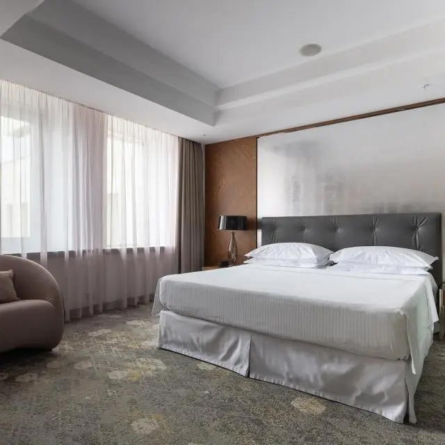 Реальные фото SHERATONPLAZA Ufa Congress Hotel (Шератон Плаза Уфа Конгресс) (бывш. Краун Плаза Уфа Конгресс)
