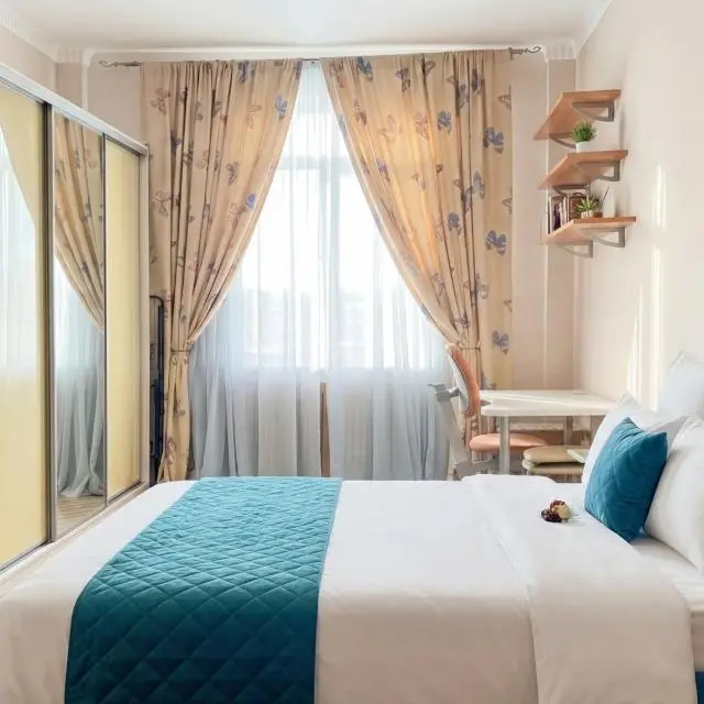 Real photos of 3K apartment is cozy near Dubrovka metro station for a large company. Free parking!