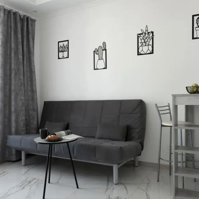 Реальные фото MyHome YourHome (МайХоум ЙоХоум) на улице Вадима Шефнера 4