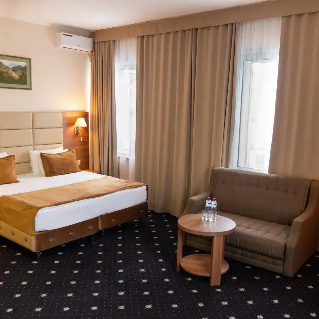 Real photos of Central City Hotel