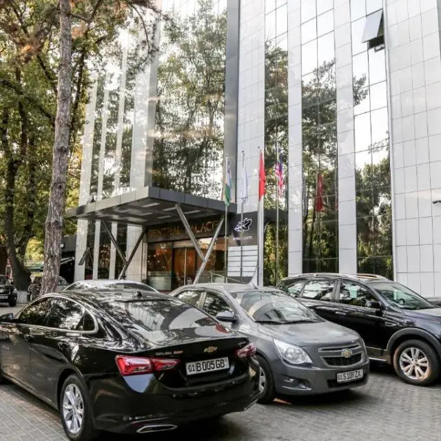 Real photos of Central Palace Hotel