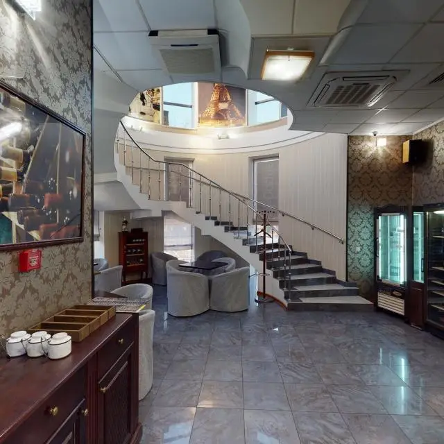 Real photos of Platan Yuzhny