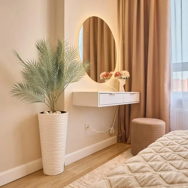 Real photos of Apartments on Geroy - Razvedchikov St., 8k3 of the apartment chain "Here"