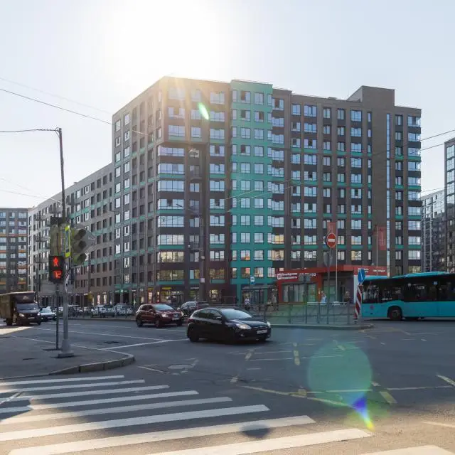 Real photos of The "Green Two-Sided" space
