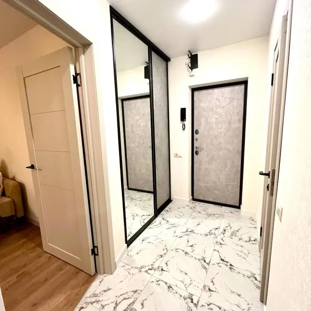 Real photos of Ozerny Cabinet — apartment by the Lower Lake