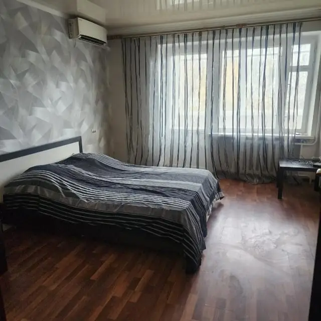 Real photos of one-bedroom apartment at the foot of Mashuk, next to the upper market, opposite the city hospital