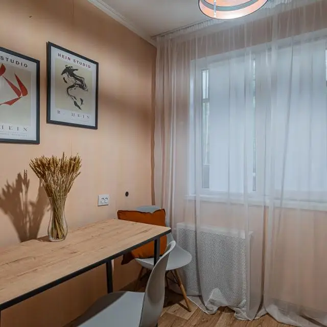 Real photos of Garnet Apartments on Akademika Bardina Street 12