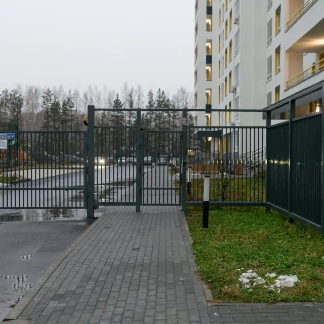 Real photos of Compass on Sergei Dzhanbrovsky Street