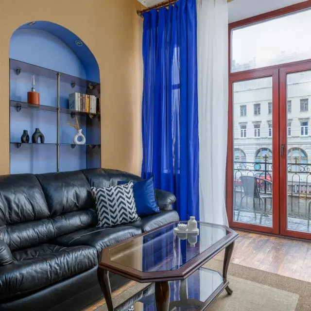 Real photos of DeRent Apartments on the embankment of the Griboyedov Canal 37