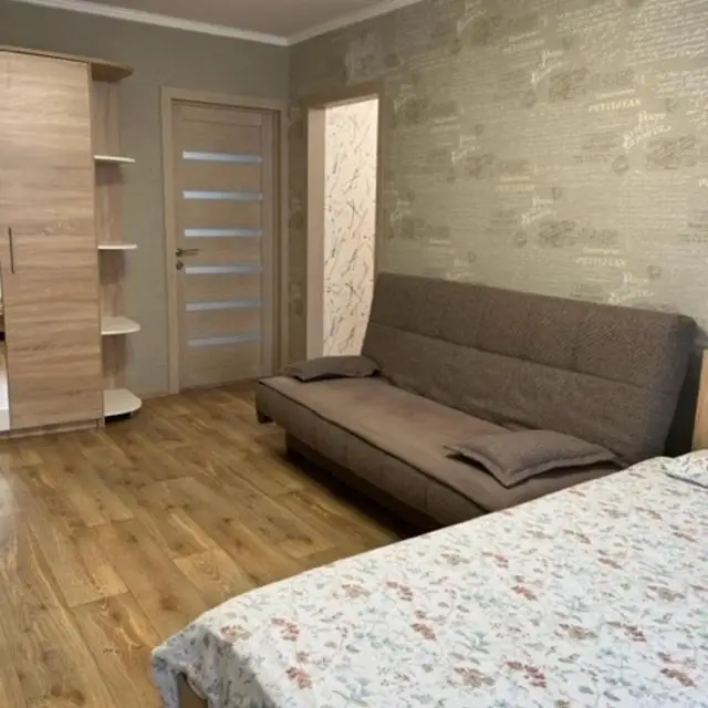 Real photos of Apartments on Stroiteley Avenue 33